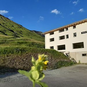 Hotel Avers